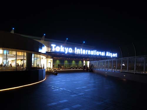 Haneda airport late at night005.jpg
