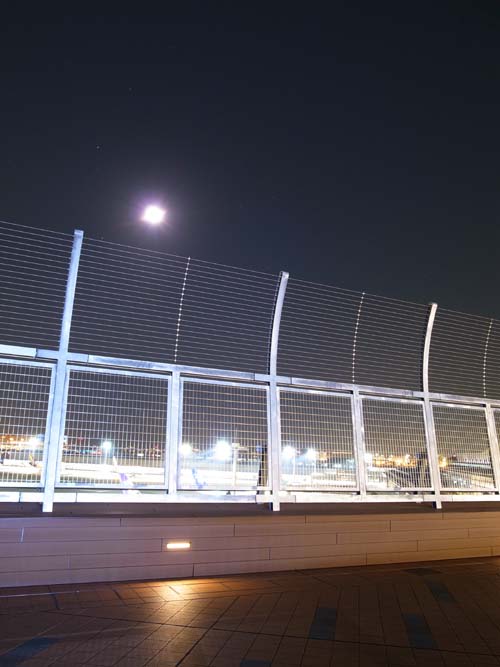 Haneda airport late at night007.jpg