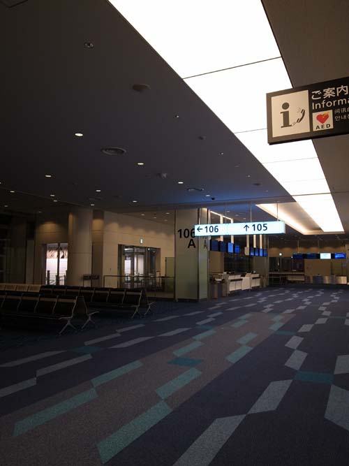 Haneda airport late at night010.jpg