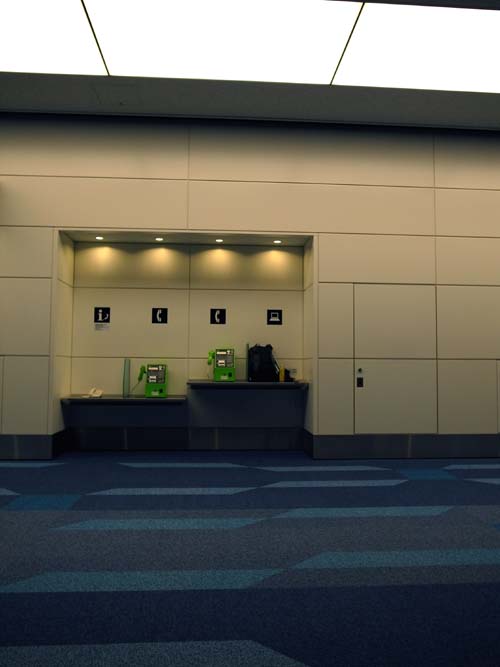 Haneda airport late at night011.jpg