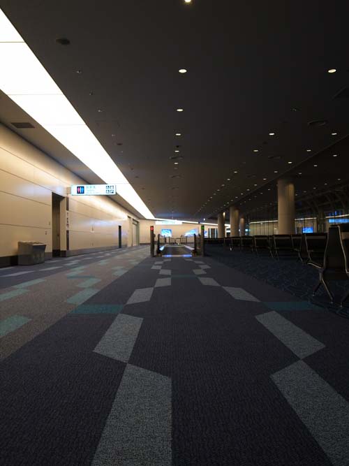 Haneda airport late at night013.jpg